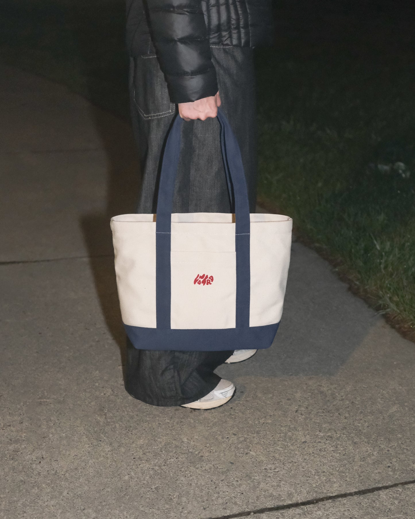 BUCKET TOTE